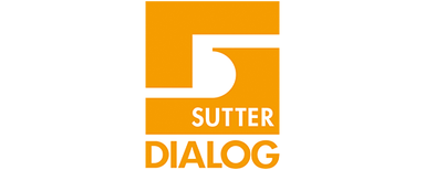 Sutter Dialog GmbH & Co. KG Oranger quadratischer Hintergrund mit weißer stilisierter Zahl 5, darunter der Schriftzug 'SUTTER' und darunter 'DIALOG' in Großbuchstaben.